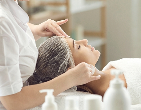 косметологическая процедура в салоне